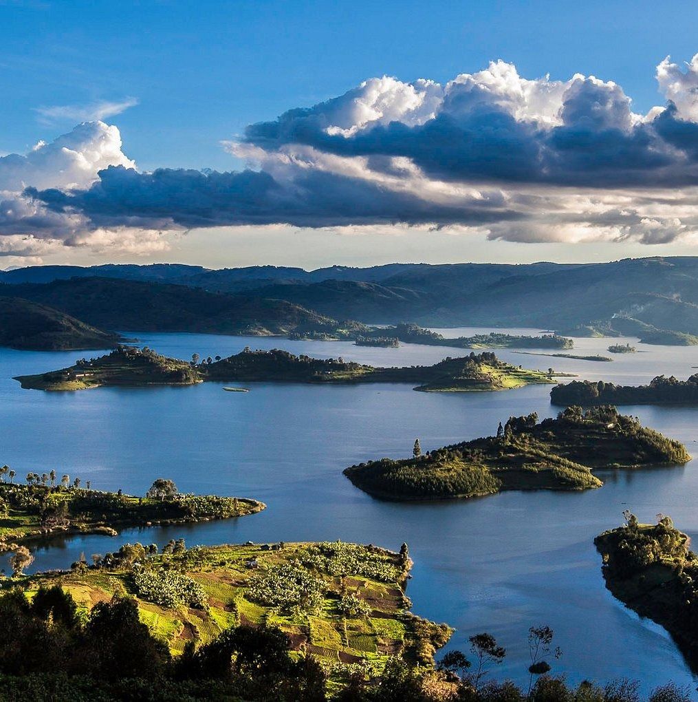lake bunyonyi uganda